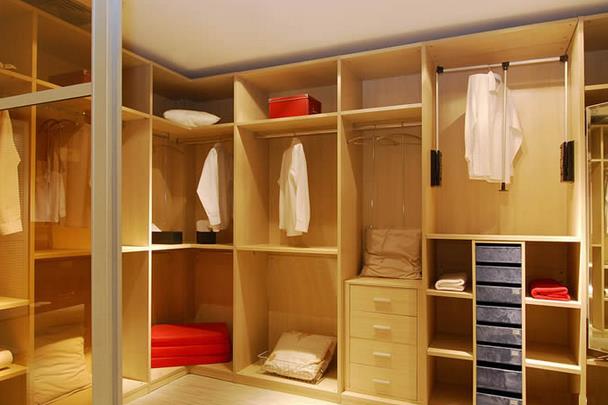 德夫曼以独特的家居系列品牌为衣柜行业树立新标准.jpg